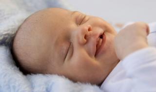 14岁女孩身高226cm 14岁女孩身高226cm